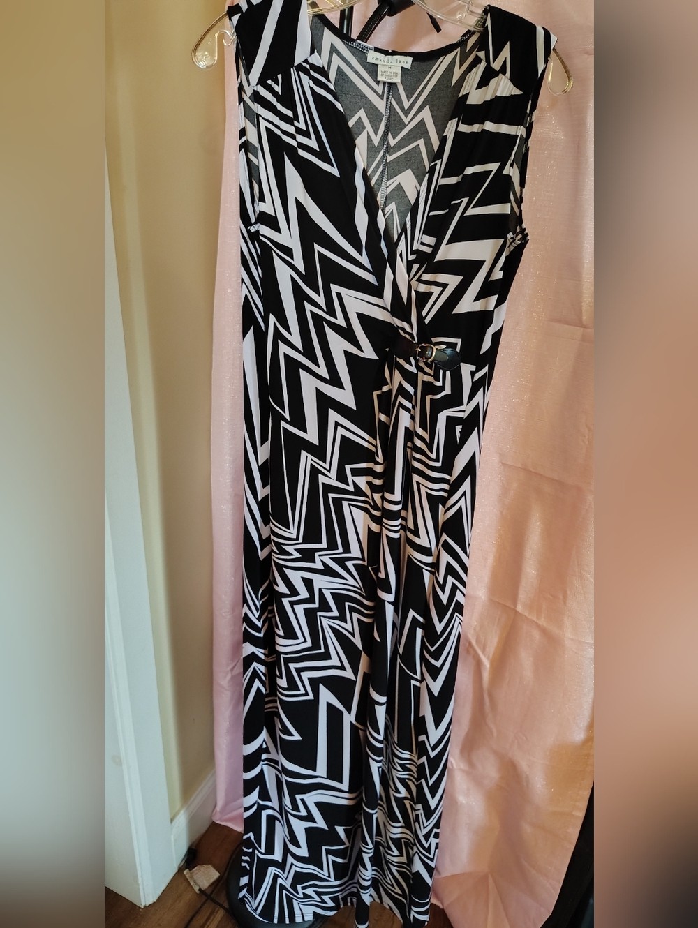 Amanda Lane Black and White Zigzag Wrap Dress M